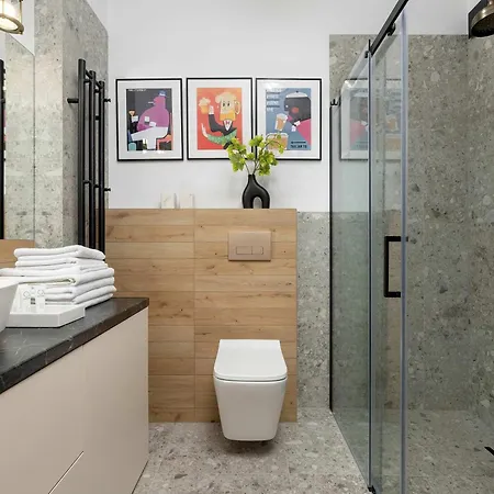 Stylish With Garden And Parking In By Renters *