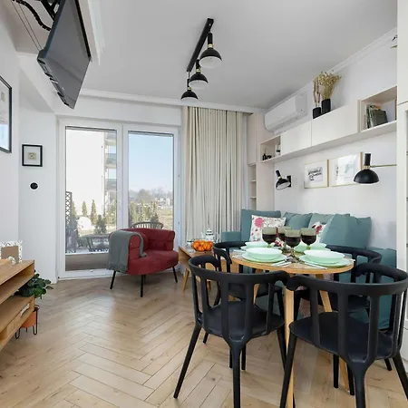Апартаменти Stylish With Garden And Parking In By Renters