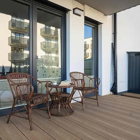 Stylish With Garden And Parking In By Renters *