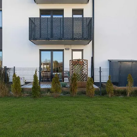 Stylish With Garden And Parking In By Renters