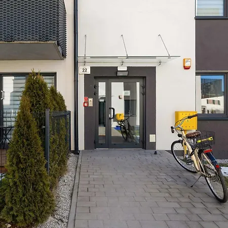 Stylish With Garden And Parking In By Renters Apartmán *
