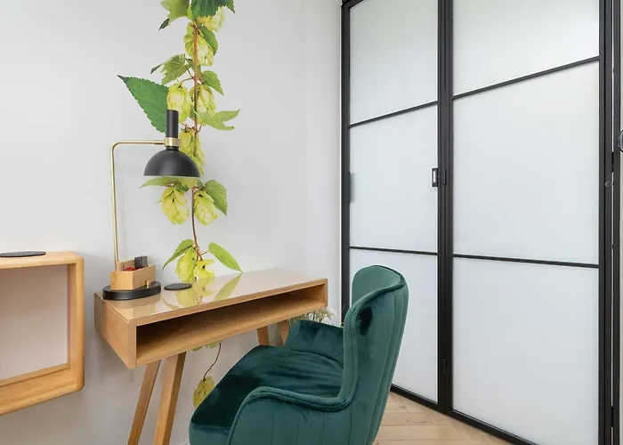 Stylish With Garden And Parking In By Renters Apartmán *
