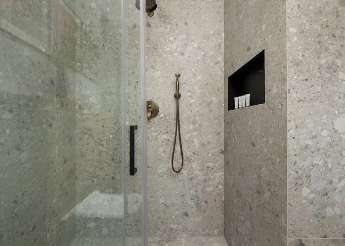 Stylish With Garden And Parking In By Renters