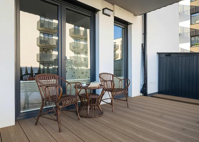 Stylish With Garden And Parking In By Renters *