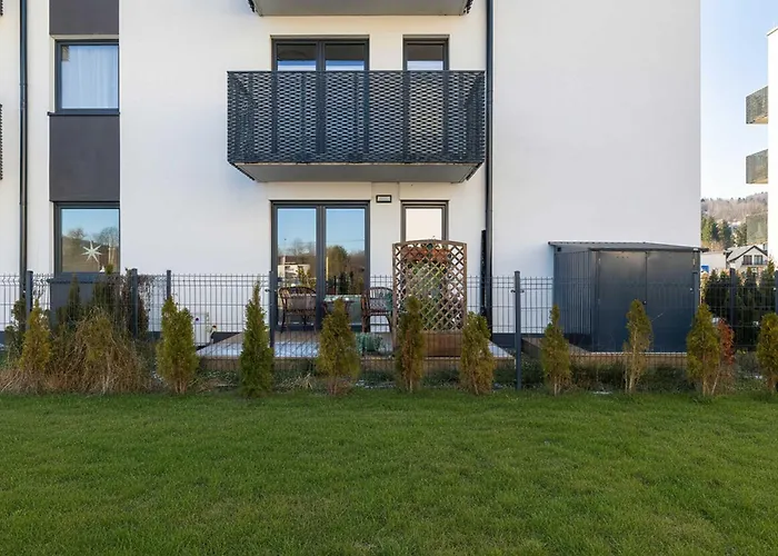 Stylish With Garden And Parking In By Renters