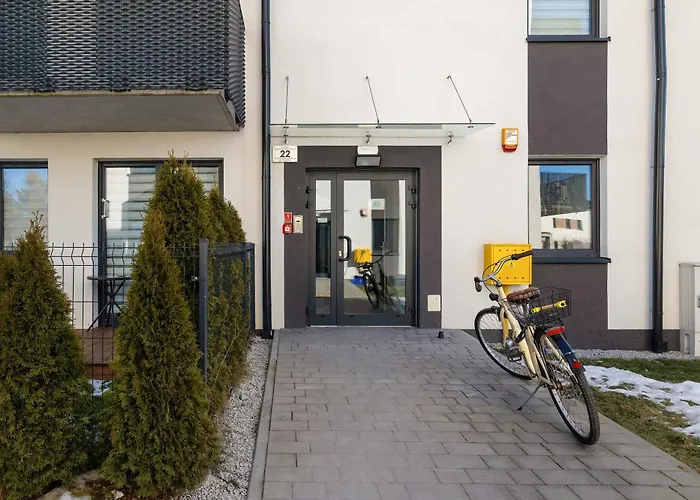 Stylish With Garden And Parking In By Renters Apartmán *